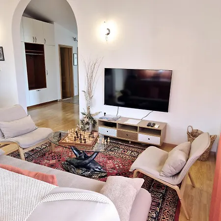 Olivia Apartment *