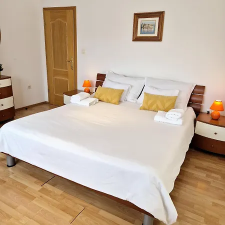 Apartman Olivia - & Pool Near Split & Trogir *