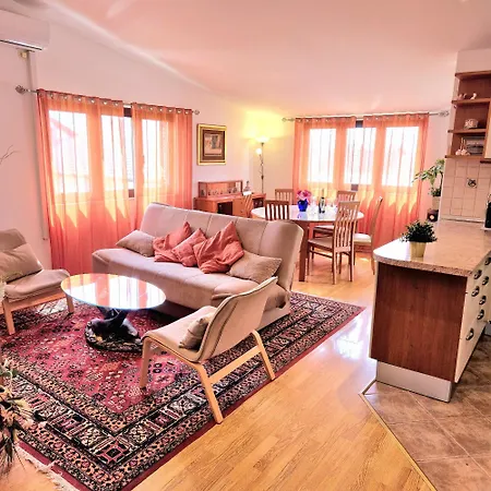 Apartment Olivia Kastela