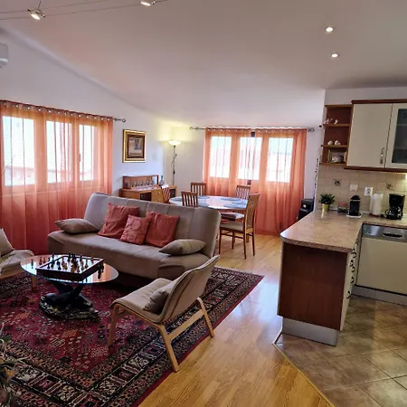 Olivia Apartment