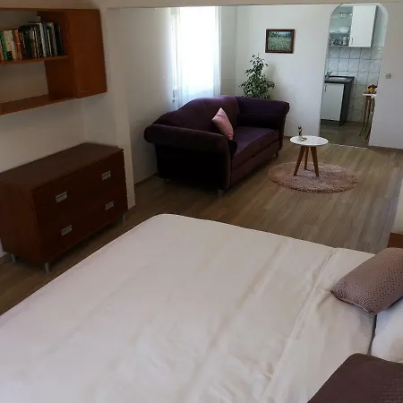 Olivia Apartment