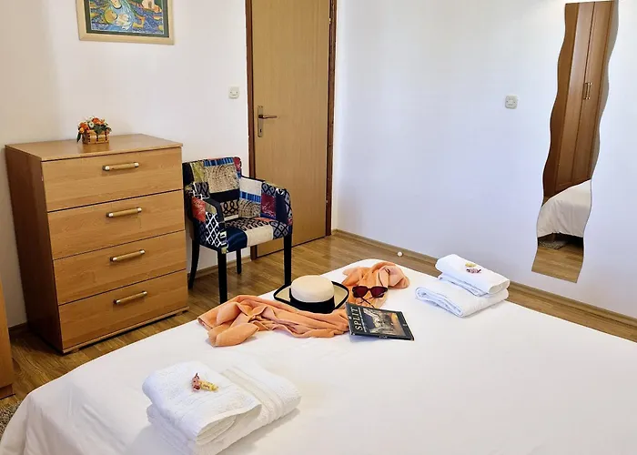Lägenhet Villa Olivia - Beach & Pool Apartments Near Split & Trogir