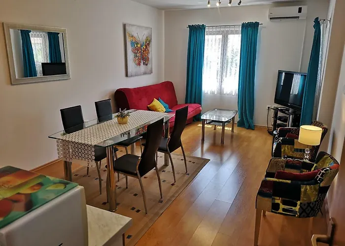 Villa Olivia - Beach & Pool Apartments Near Split & Trogir Lägenhet *