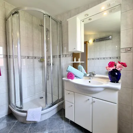 Διαμέρισμα Olivia - & Pool Near Split & Trogir Kaštela