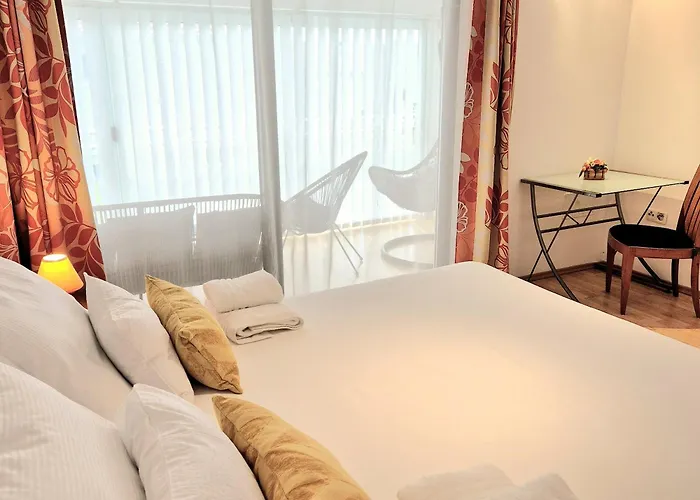 Villa Olivia - Beach & Pool Apartments Near Split & Trogir Appartement