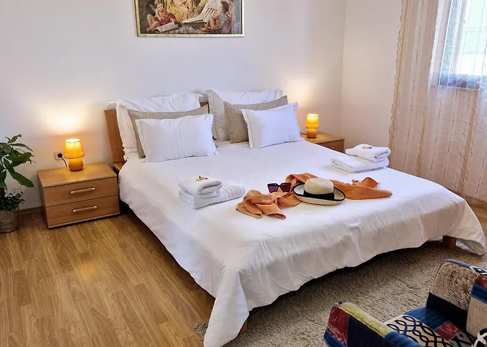 Villa Olivia - Beach & Pool Apartments Near Split & Trogir Kaštela