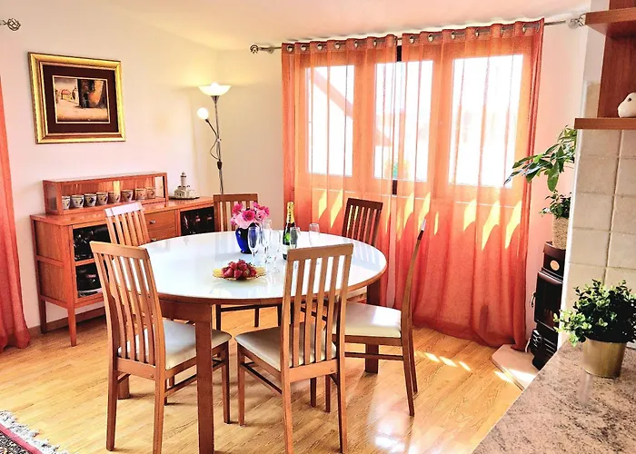 Villa Olivia - Beach & Pool Apartments Near Split & Trogir Appartement