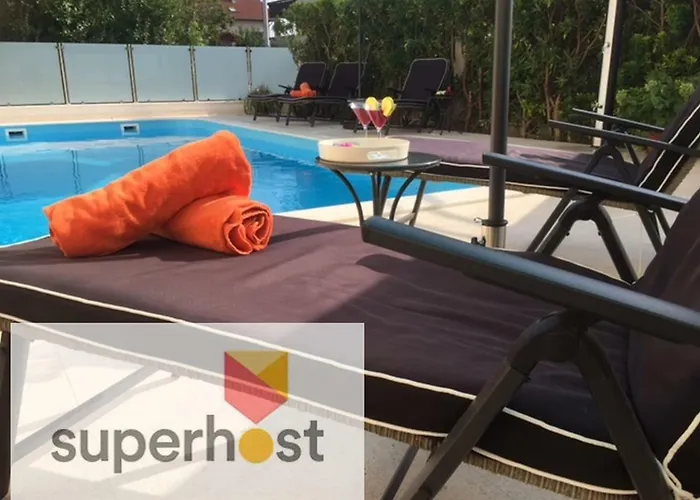 Villa Olivia - Beach & Pool Apartments Near Split & Trogir Kaštela