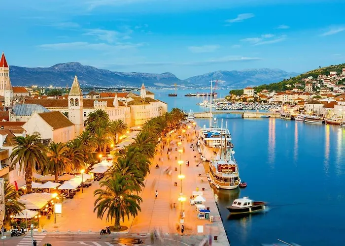 Villa Olivia - Beach & Pool Apartments Near Split & Trogir *