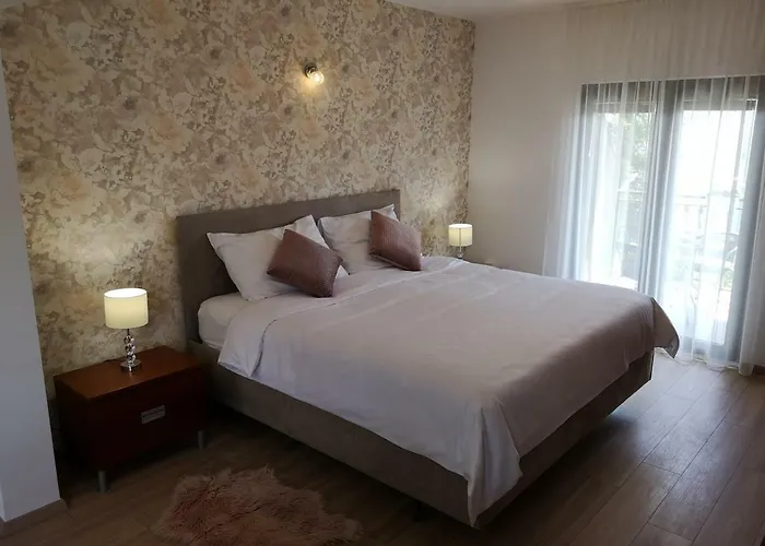 Villa Olivia - Beach & Pool Apartments Near Split & Trogir Appartement *