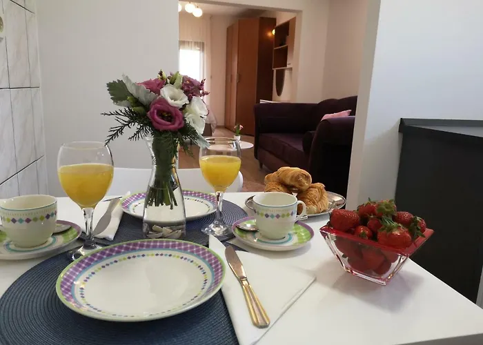 Villa Olivia - Beach & Pool Apartments Near Split & Trogir Appartement