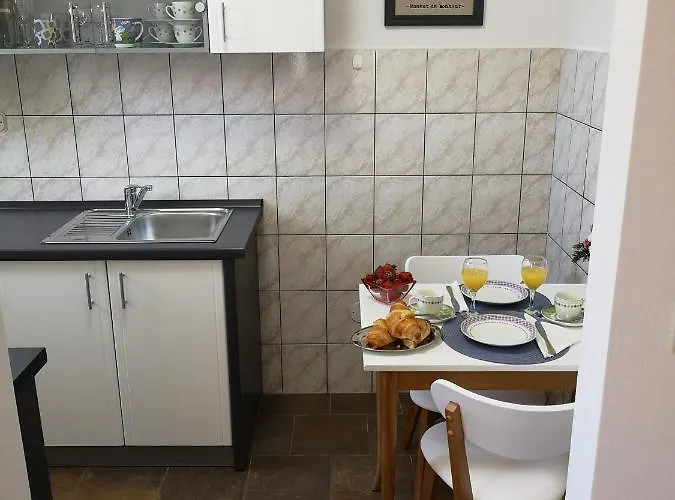 Villa Olivia - Beach & Pool Apartments Near Split & Trogir Appartement Kaštela